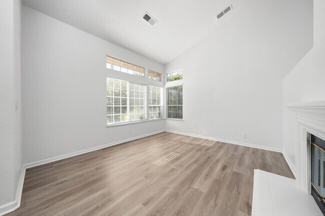 Foto del edificio - Charming 4 Bed 2.5 Bath Home in Roseville, CA