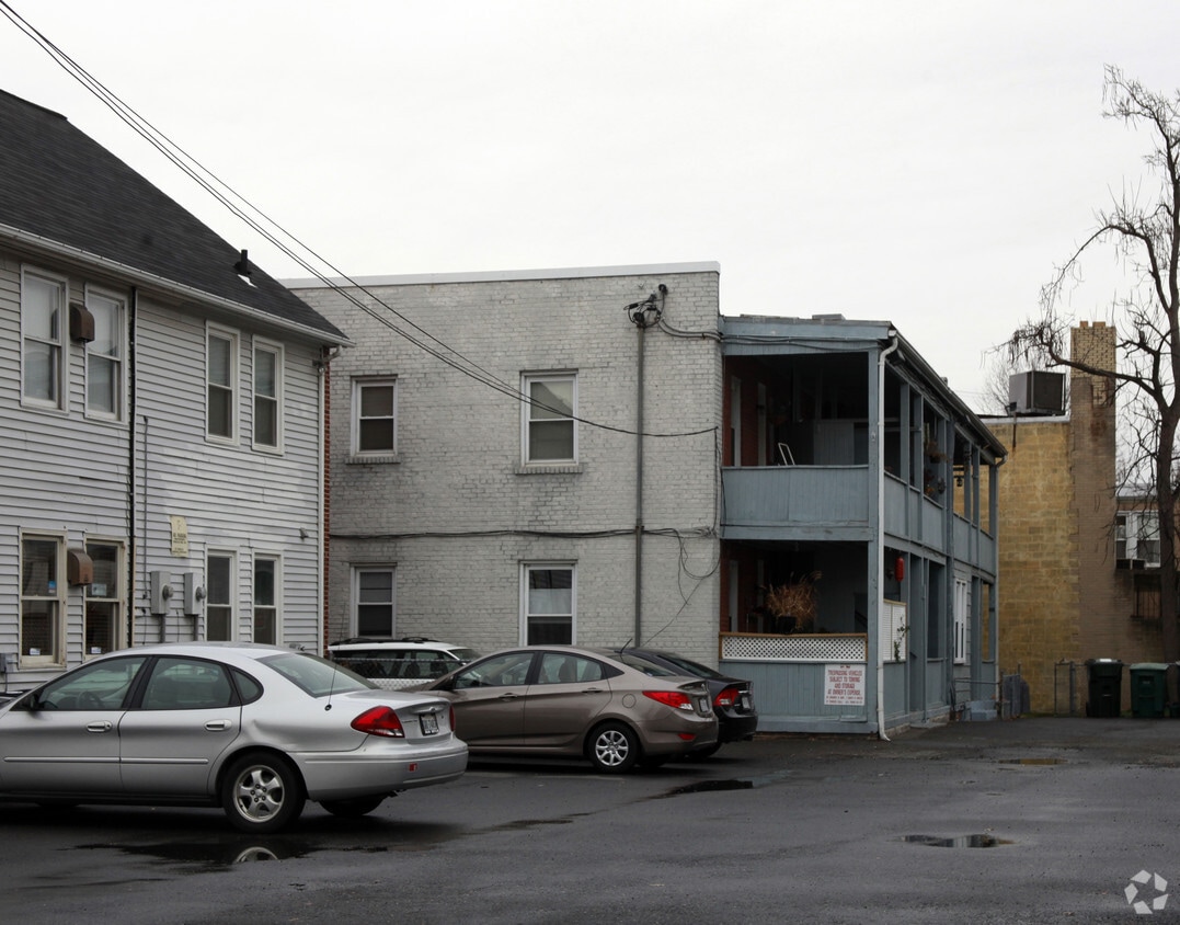 Building Photo - 2103-2105 Mt Vernon Ave
