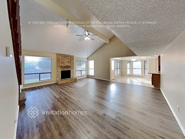 Foto del edificio - 4364 Bentley Dr