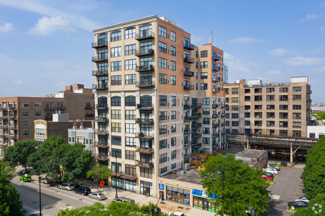 Primary Photo - Landmark Lofts