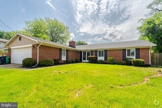 Building Photo - 7903 Esther Dr