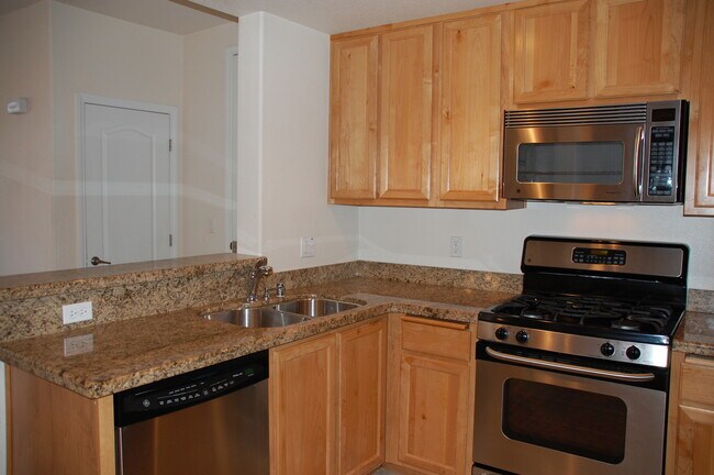 Foto del edificio - Great Condo in Roseville