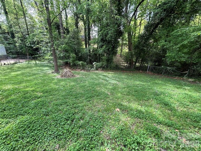 Building Photo - 1601 Burnley Rd