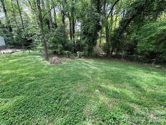 Foto del edificio - 1601 Burnley Rd