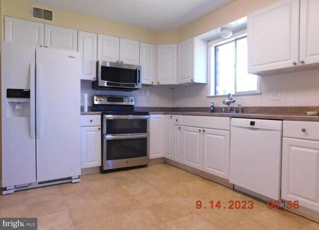 Foto del edificio - 8691 Old Dumfries Rd