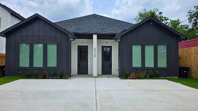 Building Photo - 6528 Weston St