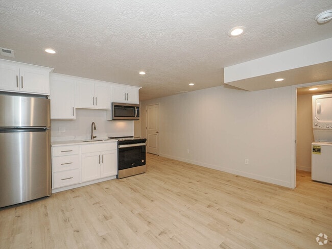 Building Photo - 2064 N Chianti St