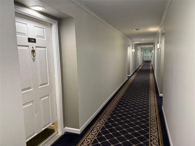 Foto del edificio - 1308 Pine Heights Dr NE