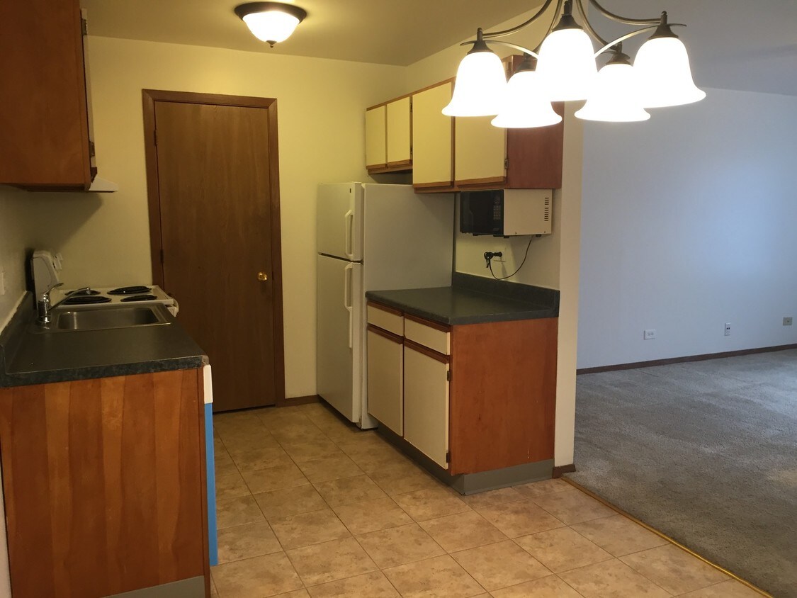 Foto principal - 754 N Pioneer Rd