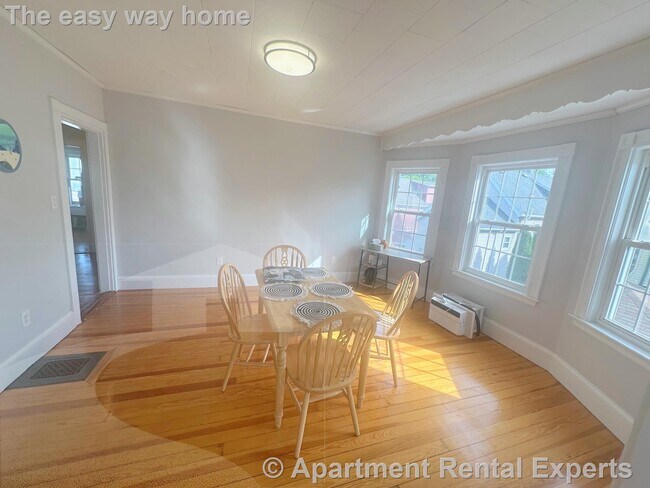 Foto del edificio - 251-253 Arlington St Unit #2
