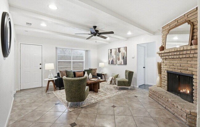Building Photo - 4706 Esterbrook