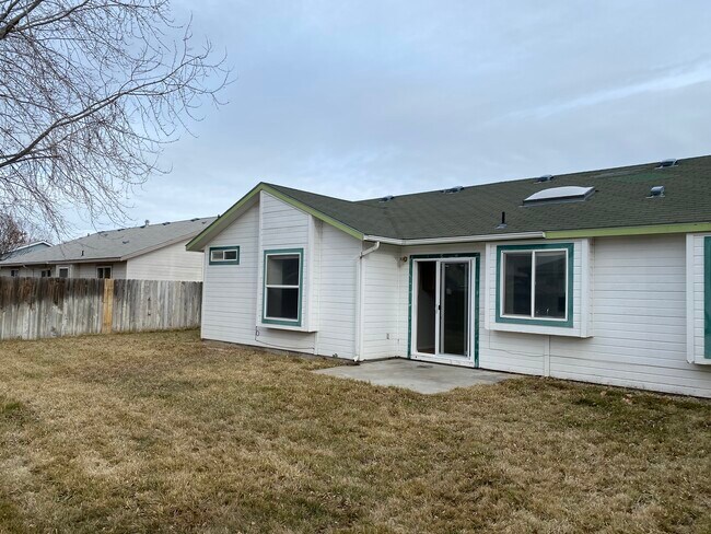 Building Photo - 1295 Eric Ct
