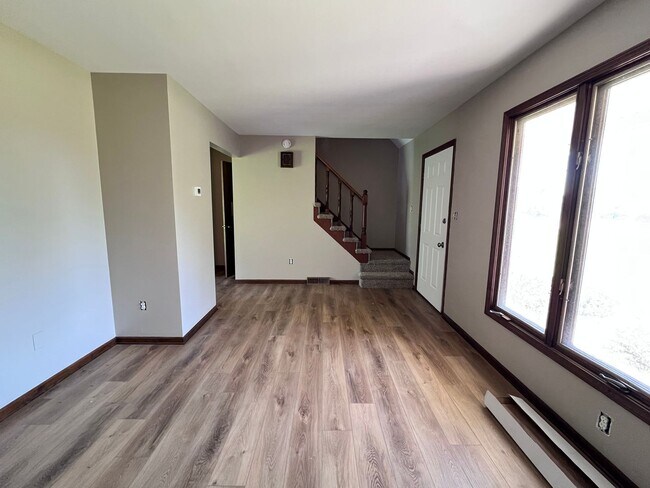 Foto del edificio - Updated Two Bedroom Duplex in Jenison!