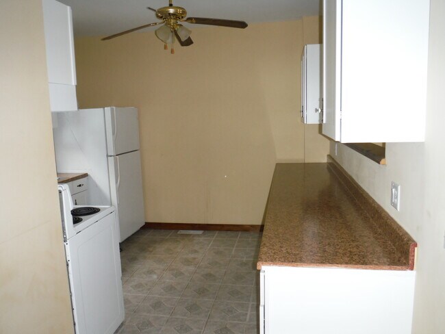 Building Photo - 148 South St
