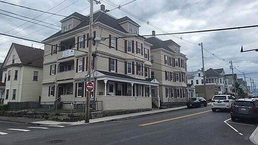 Foto del edificio - 130 University Ave