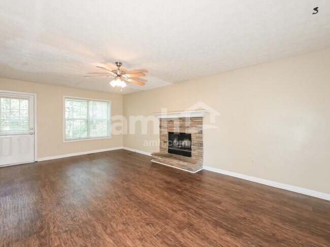 Building Photo - 154 Azalea Dr