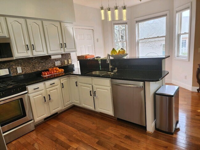 Building Photo - 30 Juniper Wood Dr