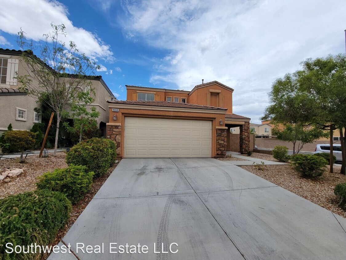 4 br, 2.5 bath House 9068 Iron Cactus Av... House Rental in Las