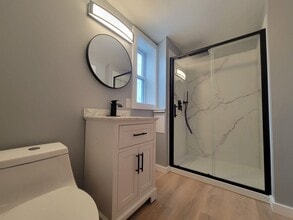 Building Photo - 510 N Albany St