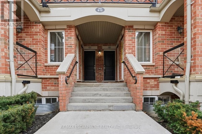 Building Photo - 2464 Post Rd