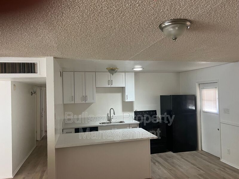 Primary Photo - 3702 W Rovey Ave