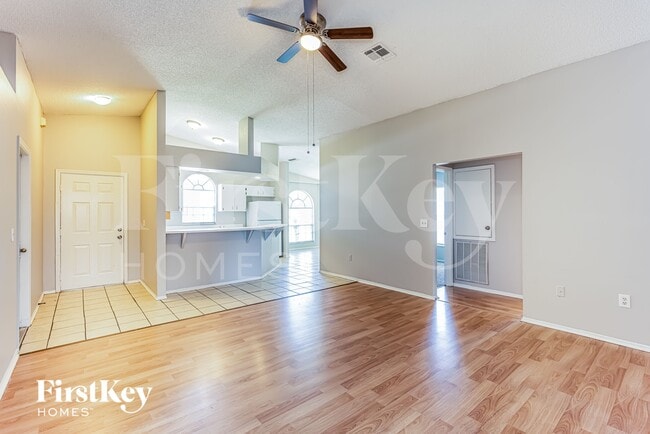 Foto del edificio - 468 Emerald Cove Loop