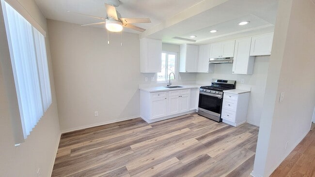 Foto del edificio - 267 W 6th Ave