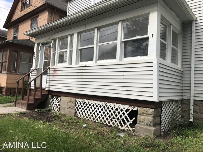 Building Photo - 3 br, 1 bath House - 529 Ames St.