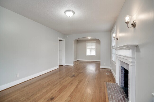 Foto del edificio - 1741 Oak Dr