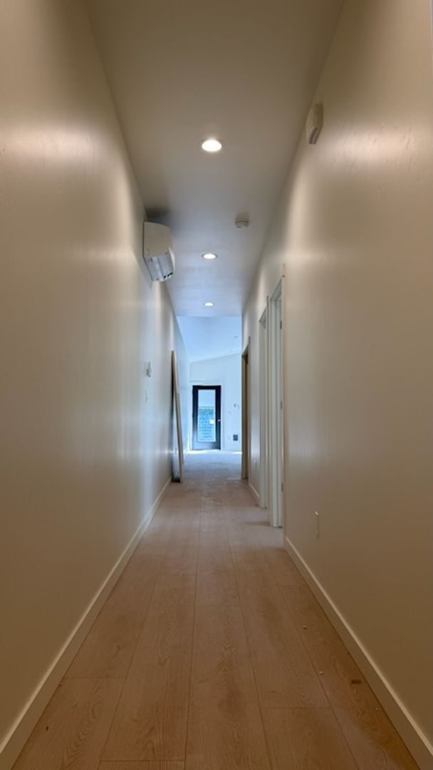 Building Photo - Duplex in CDA !