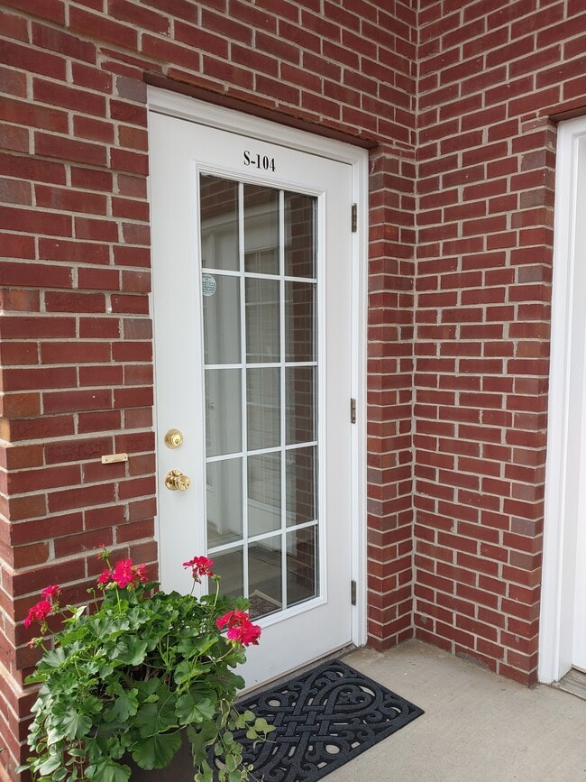 107 Manor Ave Unit SUITE 101, Bardstown, KY 40004 Condo for Rent in