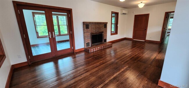 Foto del edificio - 31 McCormick Rd