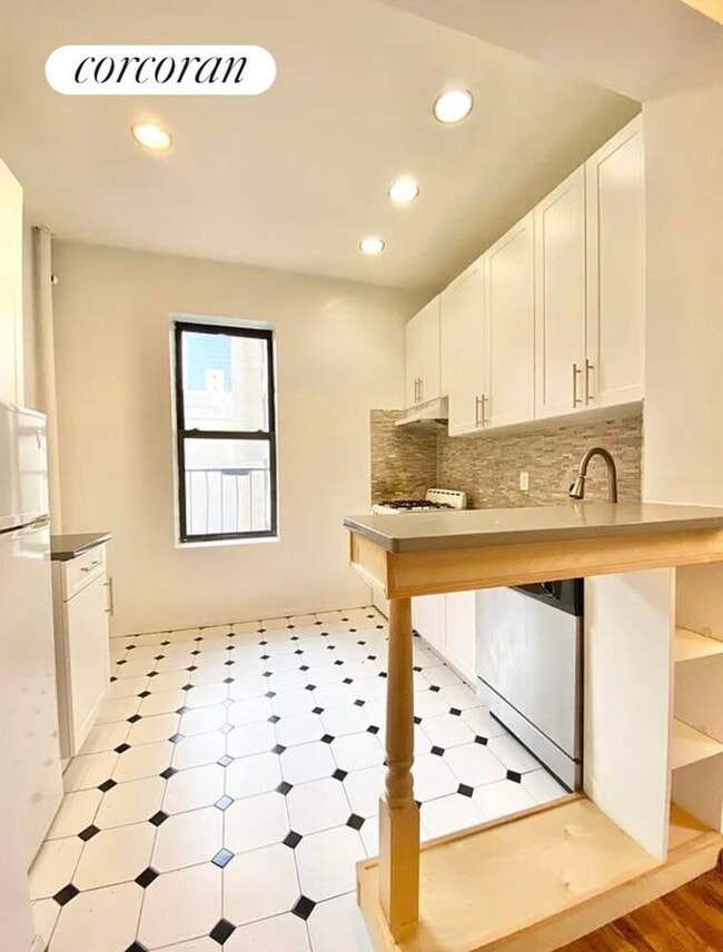 Building Photo - 1235 1st Ave