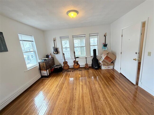 Foto del edificio - 27 Conwell Ave