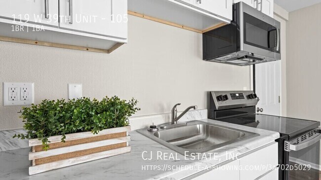 Building Photo - 119 W 39th St