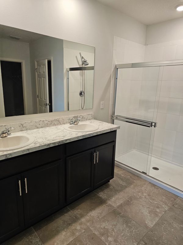 Foto del edificio - 3314 Trinity Cir