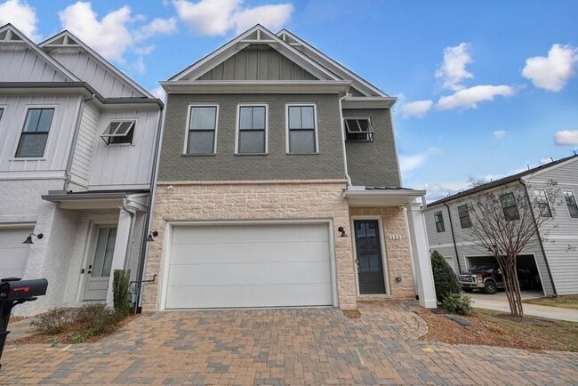 Foto del edificio - 123 Village Green Ave