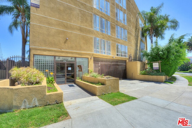 Building Photo - 3600 Bagley Ave
