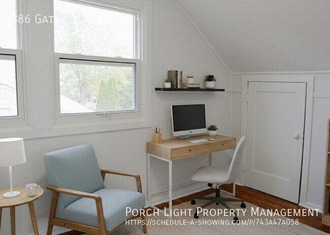 Photo du bâtiment - Renovated 1 Bedroom Loft - Lots of Natural Light - Brand New Upgrades