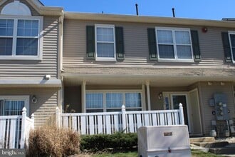 Building Photo - 2602 Beacon Hill Dr