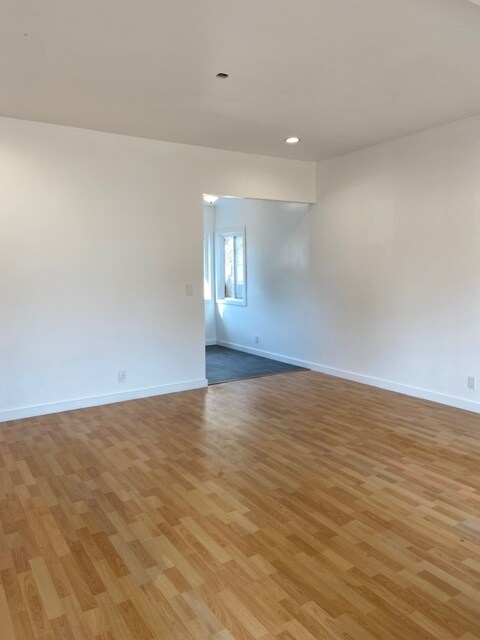Foto del edificio - 12919 Norris Ave