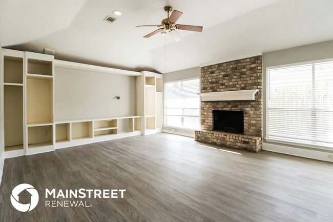 Building Photo - 1607 Bodart Cir
