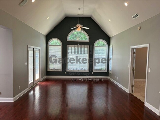 Building Photo - 208 Lenox Dr