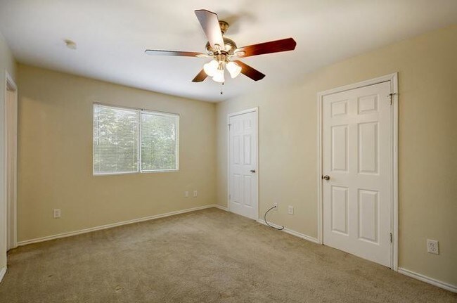 Building Photo - Spacious Austin Colony Home