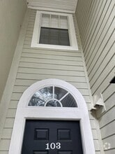 Building Photo - 10000 SW 52nd Ave