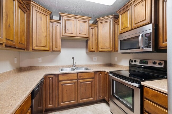 Foto del edificio - 1922 N Crest Rd