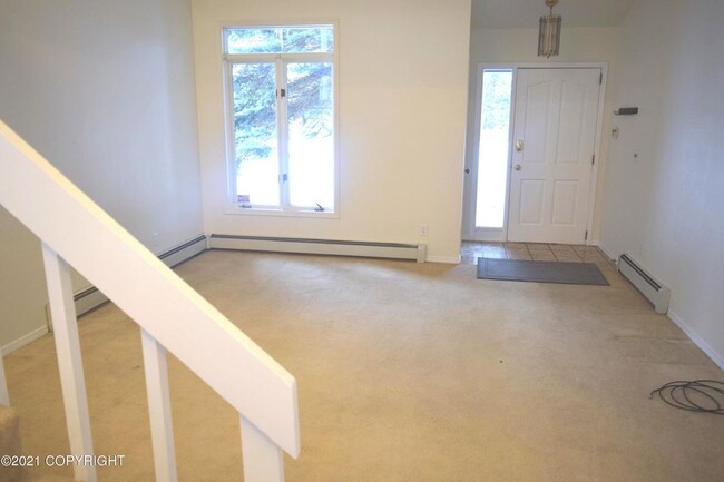 Living room - Entry - 2457 Ingra St