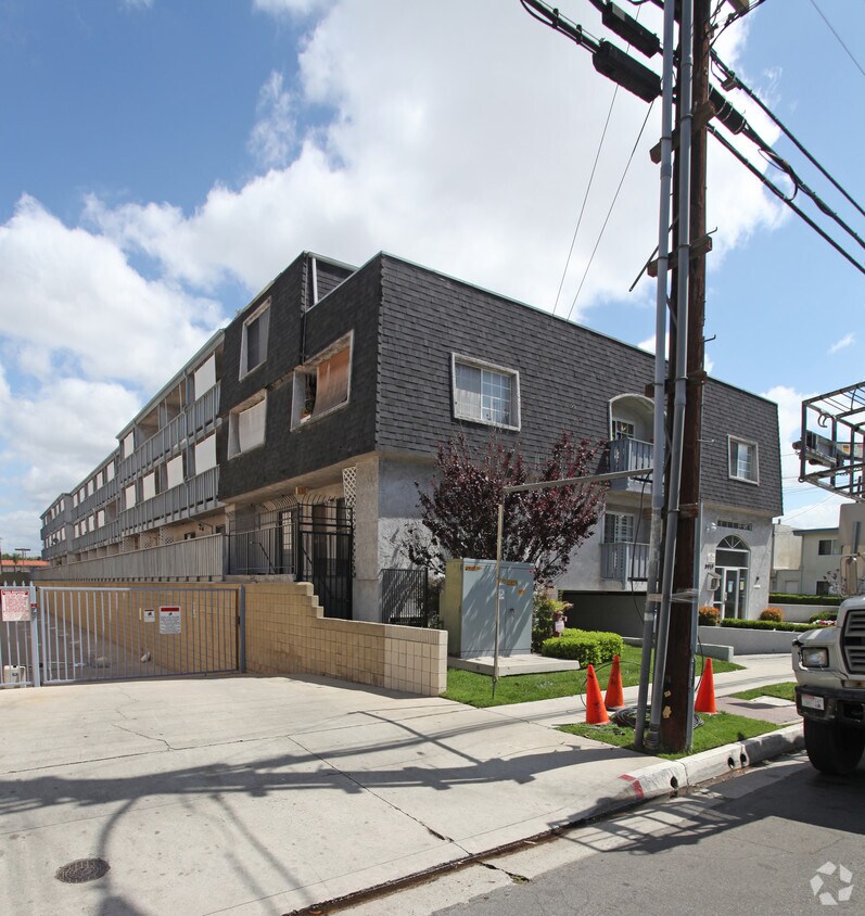 Bellflower Senior Center Apartments in Bellflower, CA