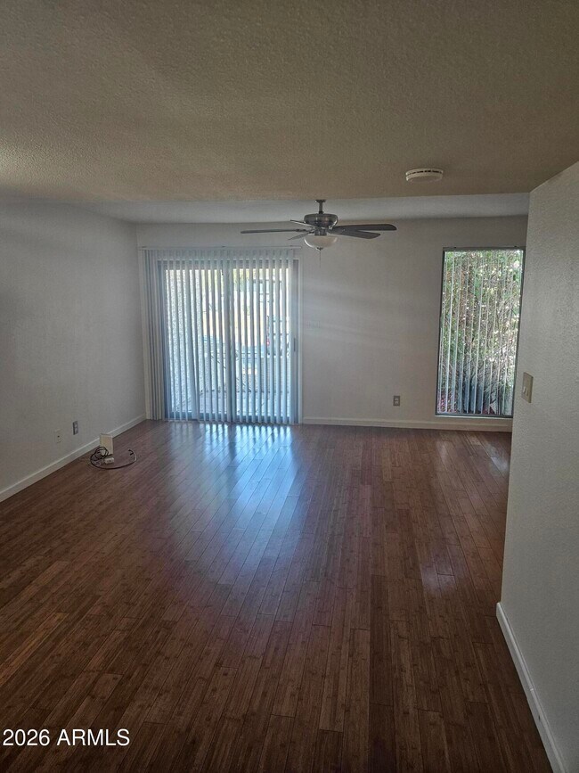 Foto del edificio - 885 N Granite Reef Rd