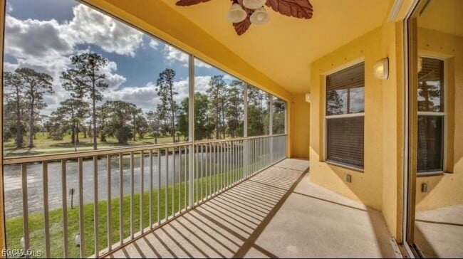 Foto del edificio - 15250 Riverbend Blvd